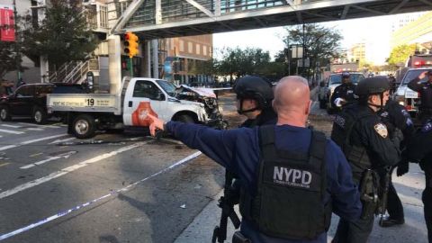 Informes preliminares indican que también hubo un atropellamiento en la zona.