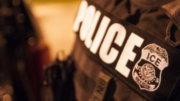 Los inmigrantes detenidos por ICE podrían enfrentar sus casos en libertad.