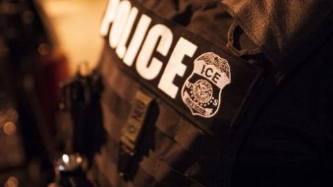 Los inmigrantes detenidos por ICE podrían enfrentar sus casos en libertad.