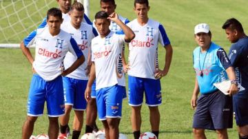 La selección de Honduras y Jorge Luis Pinto, su director técnico, buscarán ante Australia su pase a Rusia 2018. (Foto: Imago7)