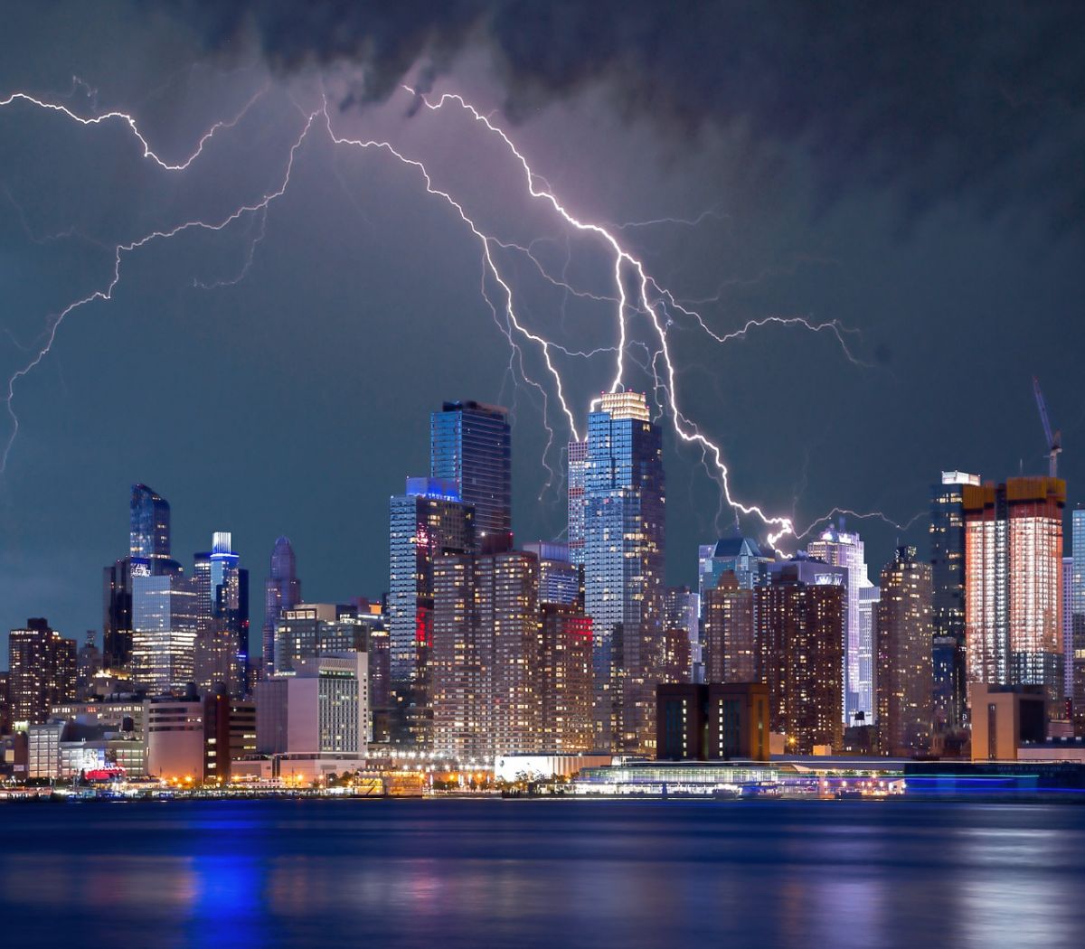 Primera tormenta de la temporada puso a prueba a NYC.