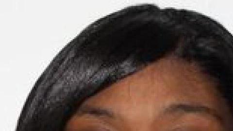 NYPD busca a los prófugos Melissa Vellon y Tyees Gilmore, ambos de 21 años, luego de que un hombre apareciera herido en el apartamento de la mujer.