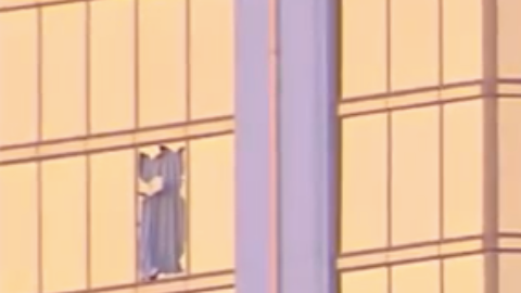 Desde estas ventanas disparó el asesino sobre la multitud.