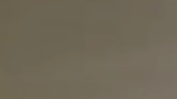 Los asaltantes golpearon al taxista en el estómago y le roban dinero y su celular.