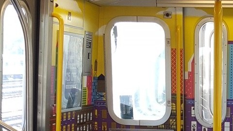 Los vagones que serán modificados también contarán con más pasamanos o tubos para que se puedan agarrar los pasajeros.