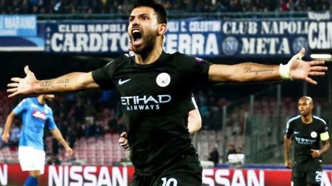 El argentino Sergio Aguero de Manchester City celebra al anotar el 3-2 ante Napoli en la Liga de Campeones de Europa. (Foto: EFE/CIRO FUSCO)