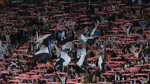 Un estadio Hidalgo llenó en  Pachuca. EFE