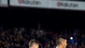 El defensa del FC Barcelona José Arnaiz celebra su gol, el quinto del equipo frente al Murcia en la Copa del Rey. (Foto: EFE/ Enric Fontcuberta)