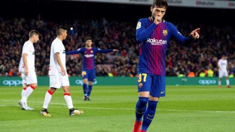 El defensa del FC Barcelona José Arnaiz celebra su gol, el quinto del equipo frente al Murcia en la Copa del Rey. (Foto: EFE/ Enric Fontcuberta)