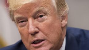 El presidente Trump desata polémica por videos en Twitter.