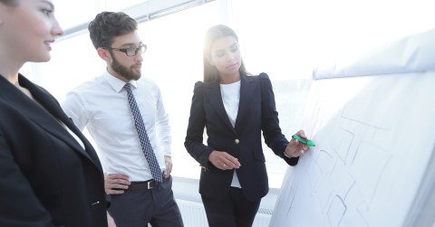 El 28% de las mujeres prefiere tener una jefa./Shutterstock