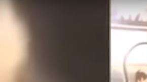 El hombre de origen latino defendió a la mujer y obligó a que el agresor se bajara del tren