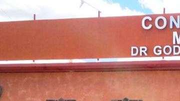 Casas quemadas, patrullas y consultorios médicos baleados, un doctor y un restaurantero secuestrados, la jornada de terror en un pueblo de Sierra de Chihuahua Foto: Especial