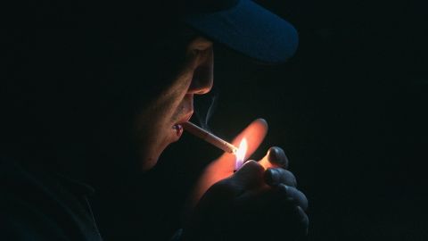 Cada vez que un empleado fuma, pierde tiempo de producción.