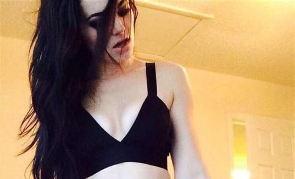 Hackers filtran nuevas fotos íntimas de Paige, la diva de la WWE - El  Diario NY