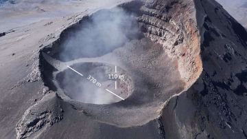 Así luce el pequeño cráter que hay al interior del "Popo".