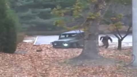 Al soldado le dispararon varias veces.