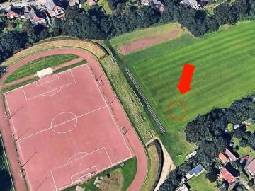 Una gran esvástika de granito yacía debajo del campo de fútbol del equipo Billstedt-Horn.