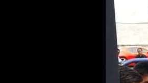 Los jugadores de Pumas Josecarlos Van Rankin (izq.), Jesús Gallardo (centro) y David Cabrera (der.), escucharon atentos a los aficionados y ofrecieron disculpas.