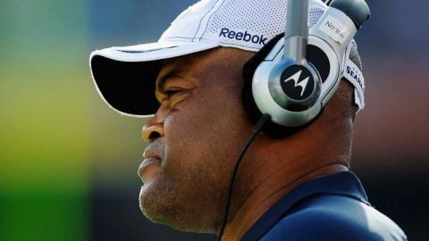 Ken Norton Jr. dejó de ser coordinador defensivo de los Raiders este martes.  (Foto: Kevork Djansezian/Getty Images)