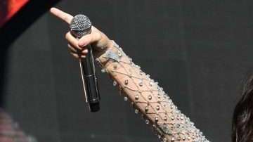 Demi se retiró del evento sin recoger su reconocimiento como La mejor solista femenina del año.