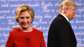 Clinton sigue reflexionando sobre su sorpresiva derrota electoral, cuando la mayoría de las encuestas la daban ganadora