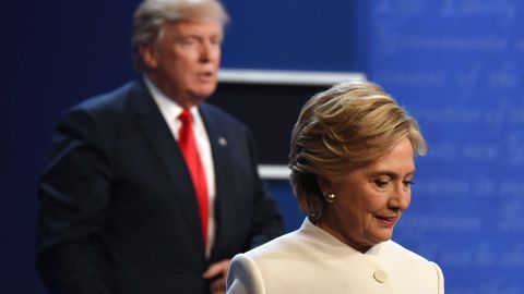El gobierno quiere investigar a Clinton durante su paso por la secretaria de estado