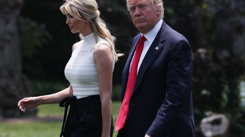 El presidente Trump defiende a Roy Moore.