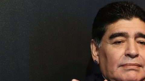 Diego Armando Maradona será uno de los invitaos especiales de la FIFA al sorteo de Rusia 2018 en el Kremlin. (Foto: Bryn Lennon/Getty Images)