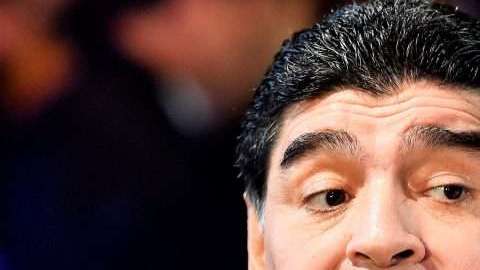 Diego Armando Maradona perdió la paciencia con Sampaoli tras la derrota con Nigeria. (Foto: GLYN KIRK/AFP/Getty Images)