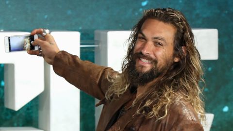 Jason Momoa durante la promoción de "Justice League" en Londres.