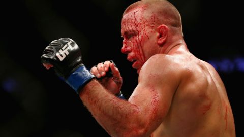 Georges St-Pierre sufrió pero ganó en su regreso. Getty Images