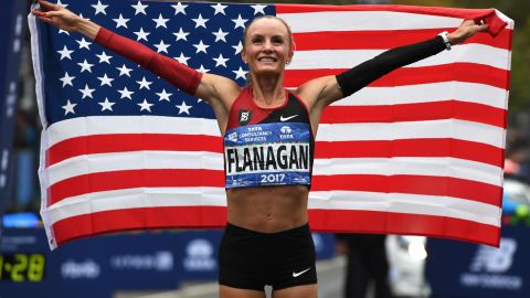 Shalane Flanagan celebra su victoria.