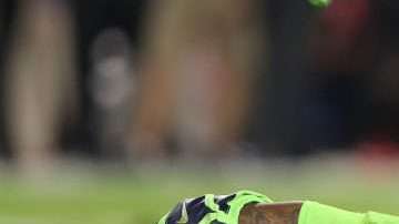 Richard Sherman de los Seattle Seahawks se duele durante el juego contra los Arizona Cardinals por la fecha 10 de la NFL. (Foto: Christian Petersen/Getty Images)