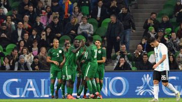 Nigeria bailó a Argentina. MLADEN ANTONOV/AFP/Getty Images