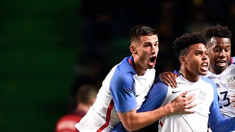 Los jóvenes de EEUU presentaron buen nivel en su debut con el equipo mayor. Octavio Passos/Getty Images