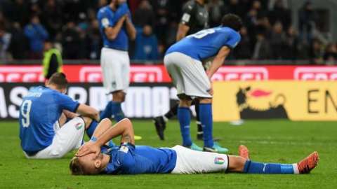 Jugadores de la selección de Italia al ser proscritos por Suecia de Rusia 2018.
(Foto: Claudio Villa/Getty Images)