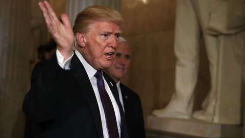 El presidente Trump presiona al Senado.
