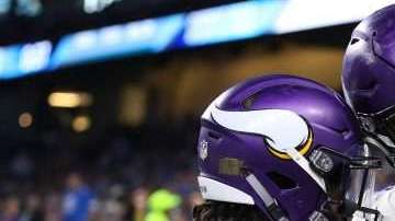 Minnesota Vikings celebran una anotación ante los Detroit Lions en Ford Field este jueves. (Foto: Gregory Shamus/Getty Images)