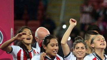 Las campeonas de Chivas femenil. Alfredo Moya/Jam Media/Getty Images