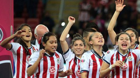 Las campeonas de Chivas femenil. Alfredo Moya/Jam Media/Getty Images