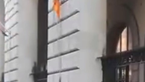 Activistas se manifestaron en contra de detenciones de ICE en las cortes.