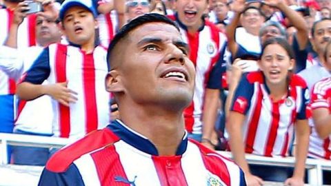 Carlos Salcido apuntalará por unos meses más a las Chivas Rayadas del Guadalajara. Foto: Imago7/Jorge Barajas