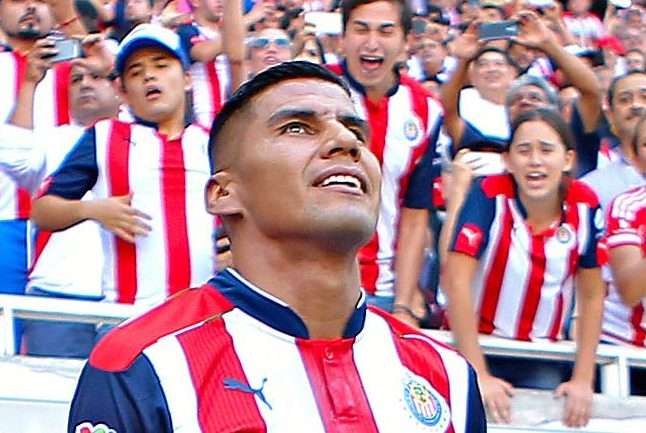 Carlos Salcido apuntalará por unos meses más a las Chivas Rayadas del Guadalajara. Foto: Imago7/Jorge Barajas
