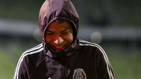 Hirving Lozano, durante un entrenamiento del Tri en la 'mini gira' europea. (Foto: Imago7/Etzel Espinosa)