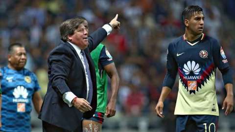 Miguel Herrera no pasó de semifinales en la Copa MX, tras perder contra Rayados en una polémica serie de penaltis. (Foto: Imago7/Jose Macias)