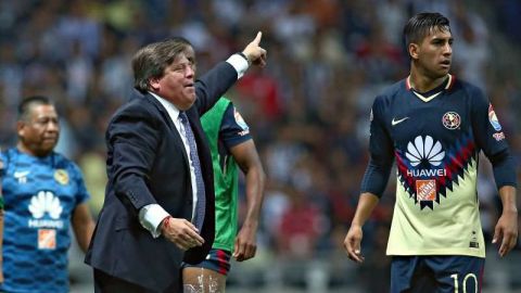 Miguel Herrera no pasó de semifinales en la Copa MX, tras perder contra Rayados en una polémica serie de penaltis. (Foto: Imago7/Jose Macias)