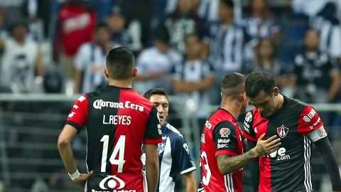 El atlista Rafael Márquez se lesionó durante el juego de vuelta de los cuartos de final ante los Rayados del Monterrey. (Foto: Imago7/ José Macías)