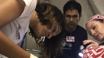 La enfermera boricua Melanie Pratts, viajó de Nueva York a Puerto Rico en una misión humanitaria para  atender a los afectados por el huracán María.