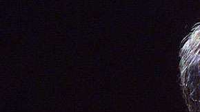 José José permanecerá internado por el momento.